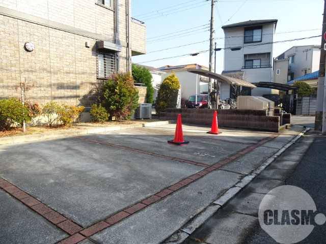 駐車場　敷地内駐車場
