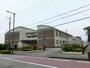 小学校　南小学校（小学校）まで892m