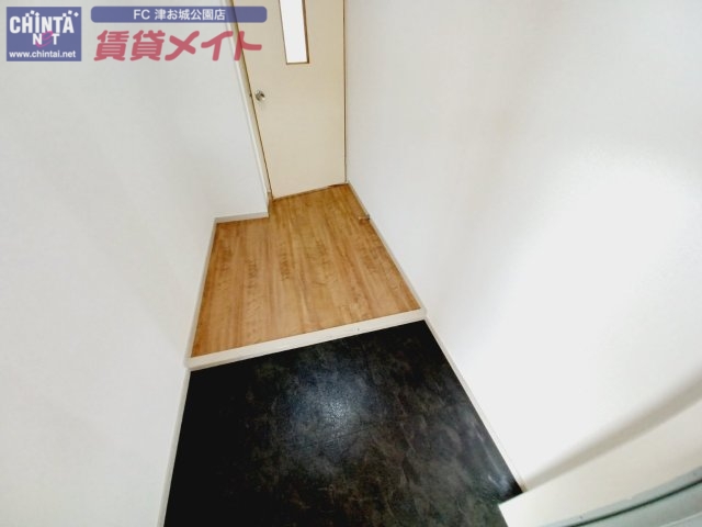 玄関　反転タイプ参考写真