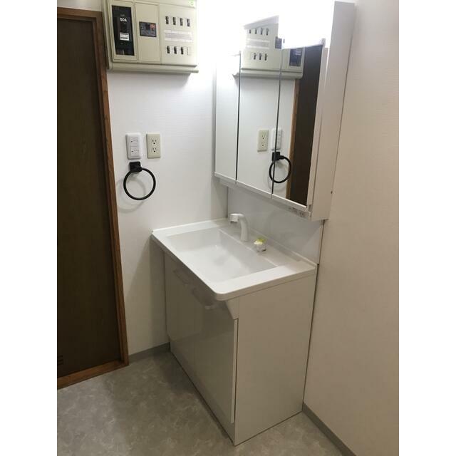洗面設備　嬉しい独立洗面台付き。