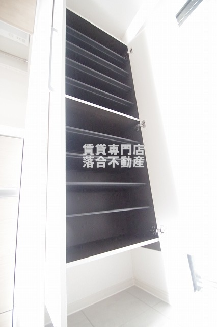 収納　シューズ収納