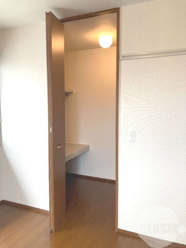 収納　ウォークインクローゼット