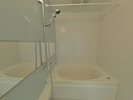 バス・シャワールーム　※別部屋の写真です