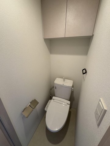 トイレ　（別タイプ参考写真）ティモーネグランデ田端ノルド　荒川区西尾