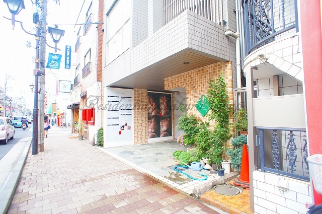エントランス　管理の行き届いたエントランスです♪