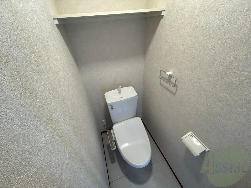トイレ　トイレは温水洗浄便座付で快適に過ごせそうです。