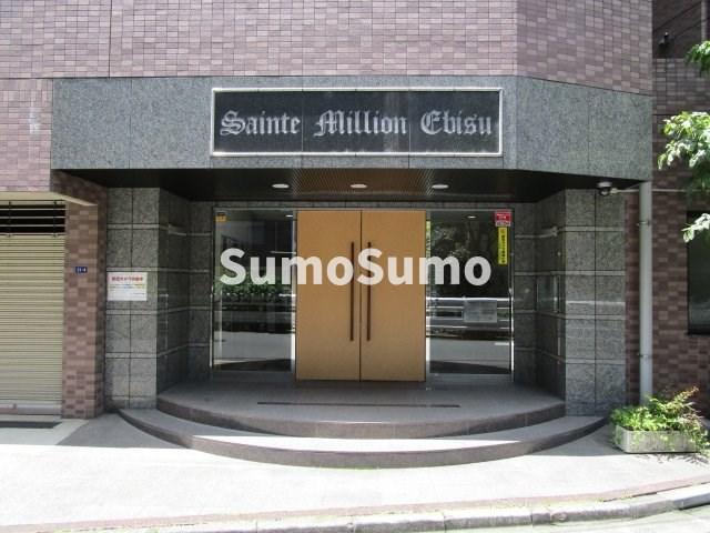 エントランス　建物の内部です