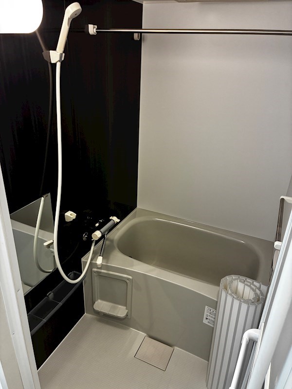 バス・シャワールーム　別部屋の写真です