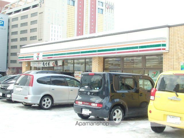 コンビニ　セブンイレブン（コンビニ）まで386m