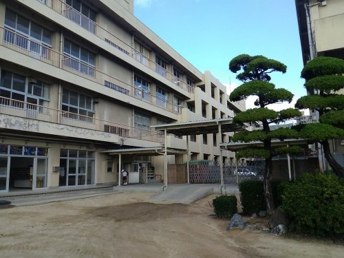 小学校　福山市立深津小学校（小学校）まで370m