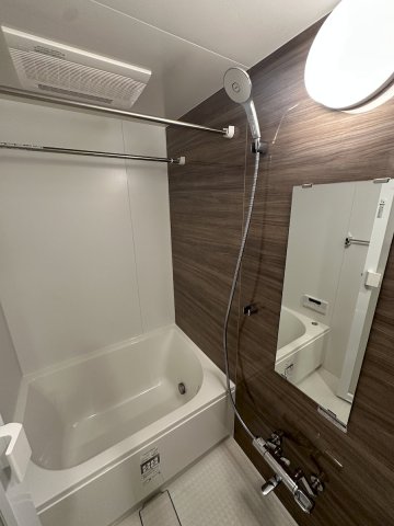 バス・シャワールーム　※別部屋の参考写真です