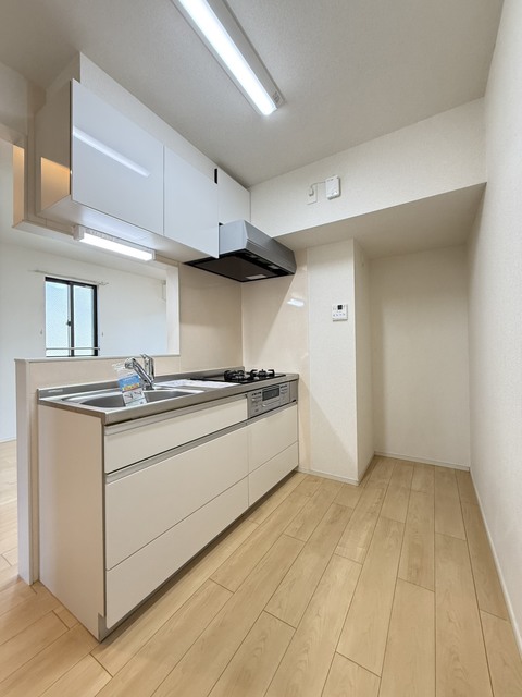 キッチン　別部屋参考写真です