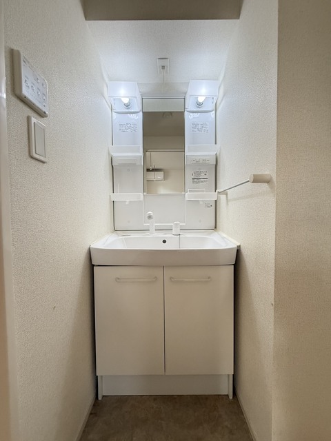 洗面設備　別部屋参考写真です