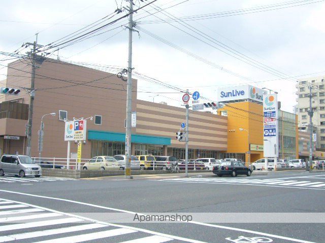 スーパー　サンリブ到津（スーパー）まで831m
