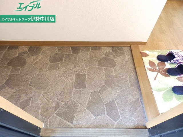 玄関　同タイプの画像です