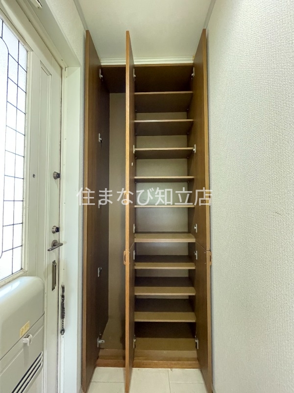 玄関　清掃前