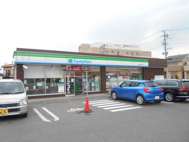 コンビニ　ファミリーマート（コンビニ）まで440m