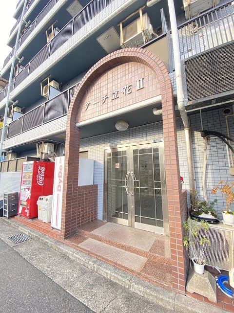 エントランス　建物の内部です