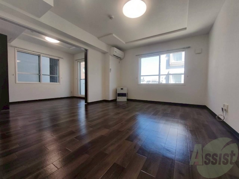 居室・リビング　広くてキレイなお部屋が広がっていて、充実した生活が送れそう。