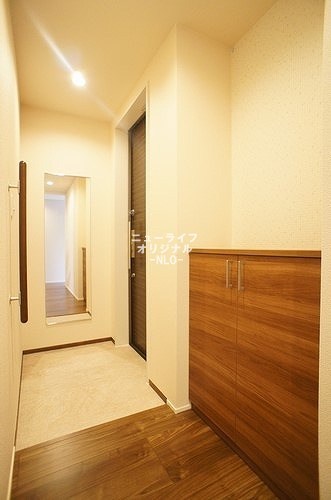 玄関　シューズボックス付きで玄関をすっきり使えます