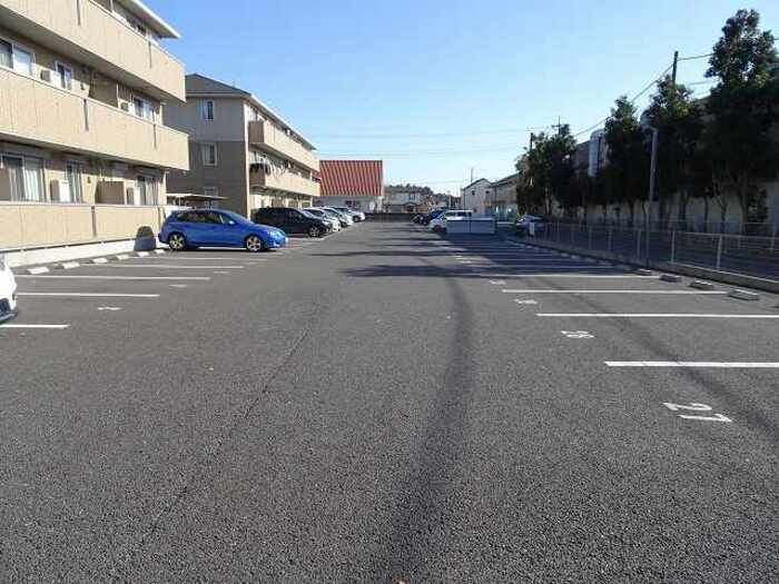 駐車場　車をお持ちの方に嬉しい駐車場付きの物件です