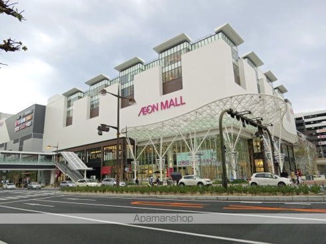 ショッピングセンター　岡山イオンモール（ショッピングセンター）まで240m