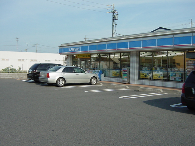 コンビニ　ローソン岐阜琴塚店（コンビニ）まで724m