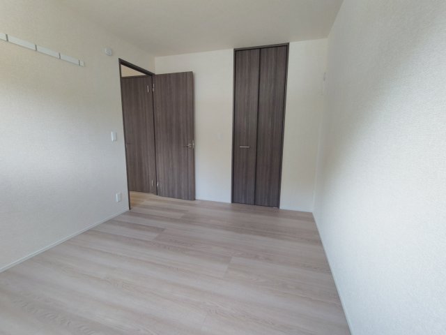 その他部屋・スペース　広々とした洋室です