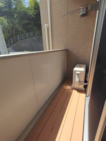 バルコニー　日当たりの良いバルコニーです