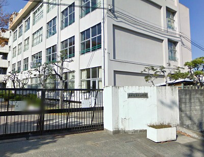 中学校　第十二中学校（中学校）まで585m