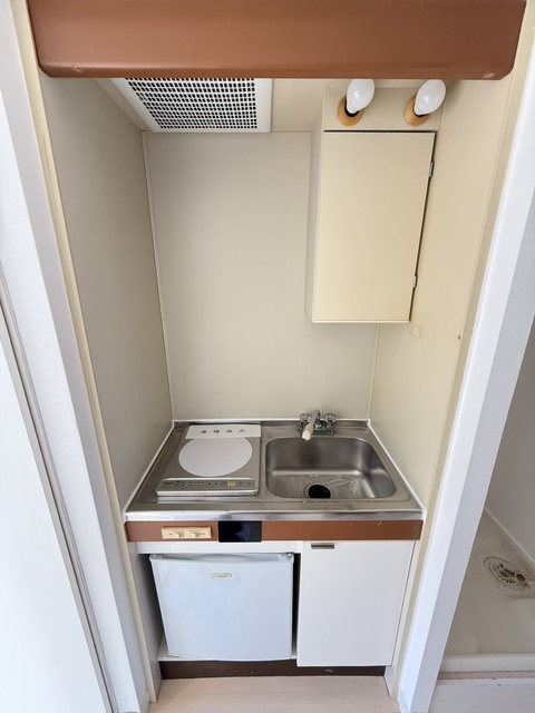 キッチン　別部屋参考写真です