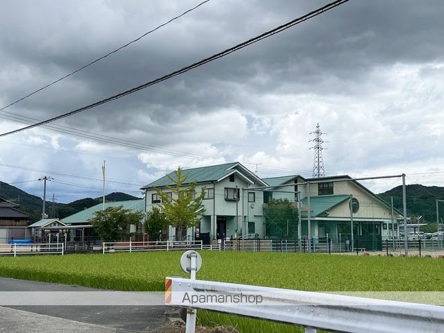 幼稚園・保育園　めぐみ認定こども園（幼稚園・保育園）まで738m