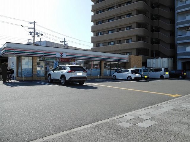 コンビニ　セブンイレブン（コンビニ）まで450m