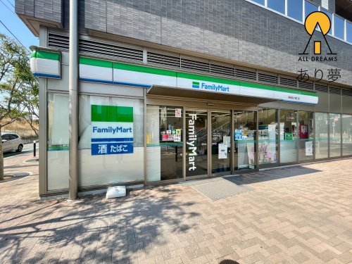 コンビニ　ファミリーマート 東神奈川東口店（コンビニ）まで324m
