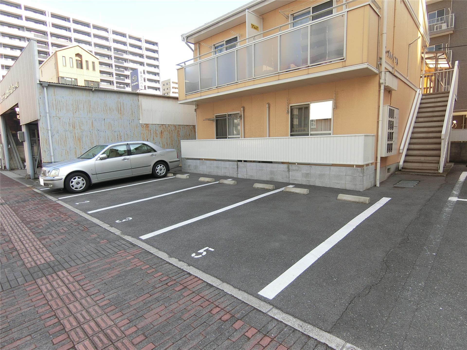 駐車場　区画整理された敷地内の駐車場♪