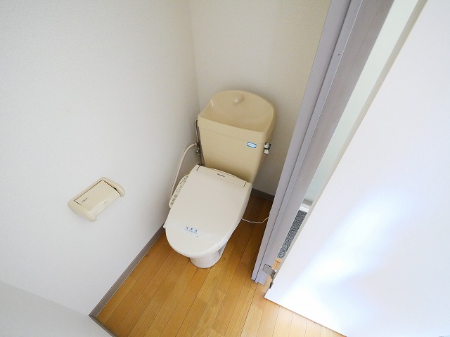 レオパレスGROWINGのトイレ写真