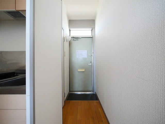 レオパレスGROWINGの玄関写真
