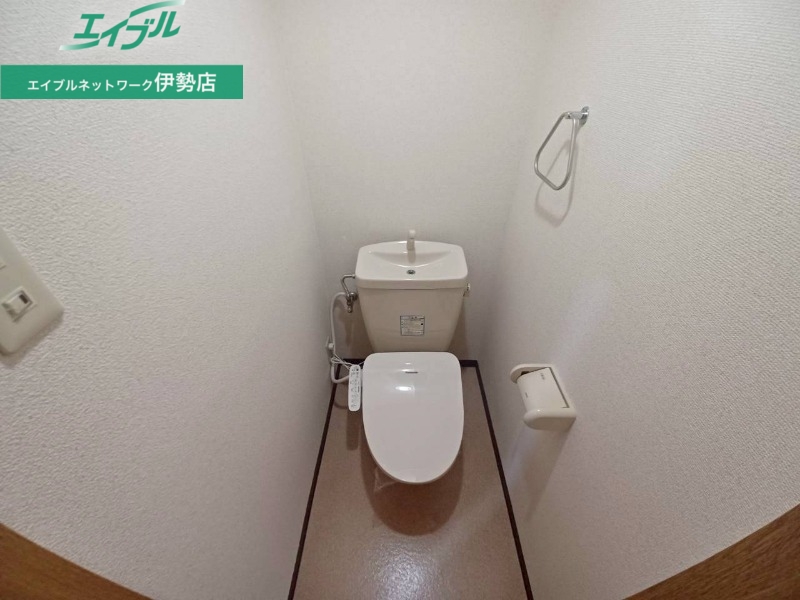 トイレ　同物件別部屋のお写真です。