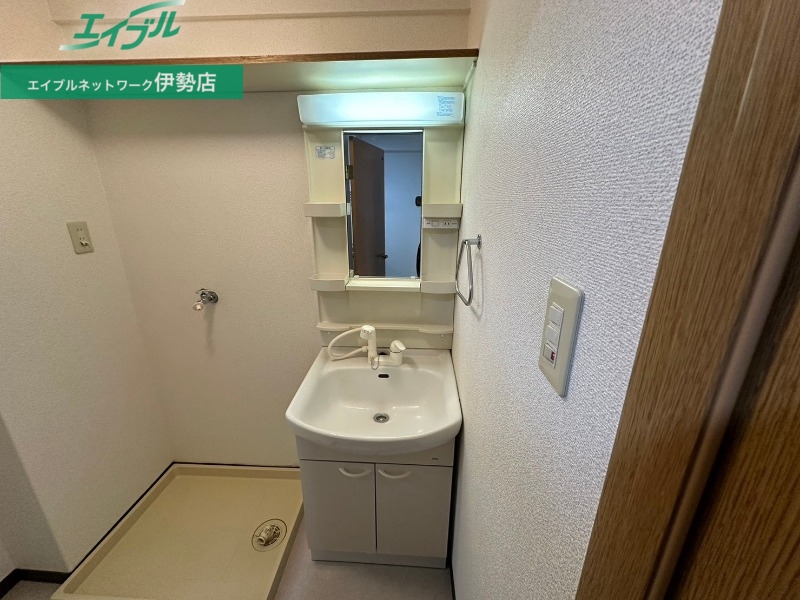 洗面設備　同物件別部屋のお写真です。