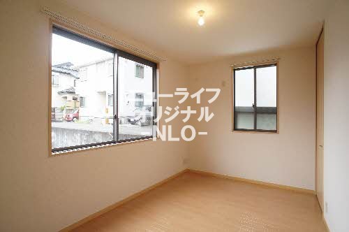 その他部屋・スペース　洋室は窓が2面あるので通風・日当たり良好です！