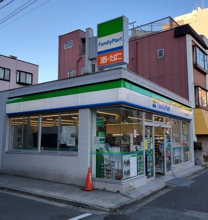 コンビニ　ファミリーマート江東北砂四丁目店（コンビニ）まで103m