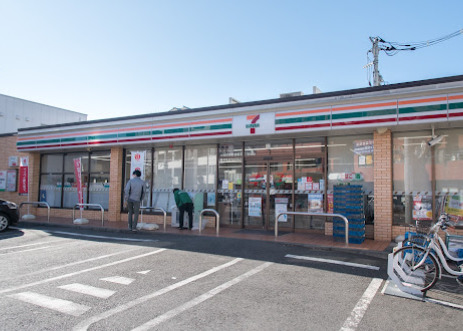 コンビニ　セブンイレブン 大田区西糀谷3丁目店（コンビニ）まで707m