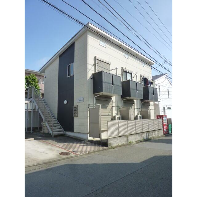 建物外観　前面道路の為開放感があります。前回募集図面。