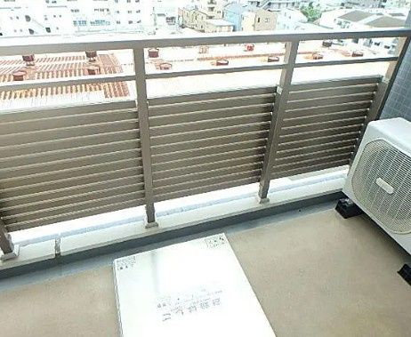 バルコニー　外からの目が気にならないバルコニーで洗濯物が干せます