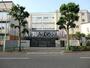 中学校　新宿区立西早稲田中学校（中学校）まで608m