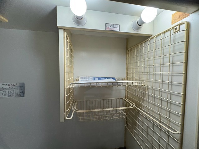 阪急宝塚線 石橋阪大前駅 徒歩16分 4階建 築36年の内装写真