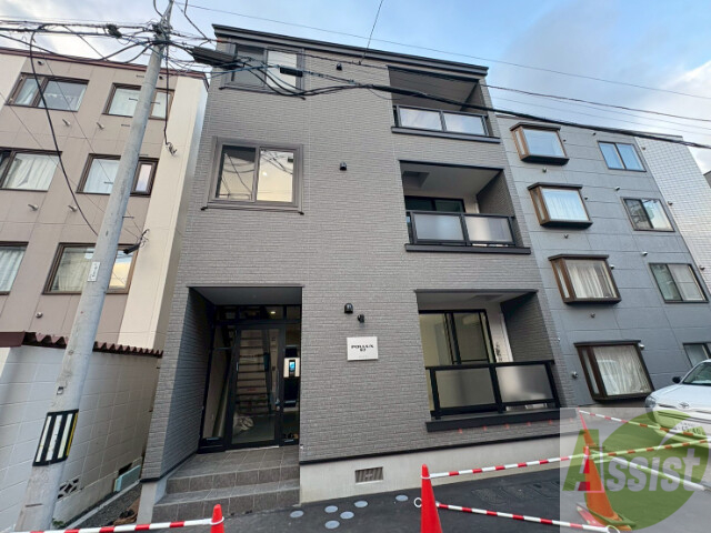建物外観　中央区南７条「ＰＯＬＬＵＸ　Ｓ７」