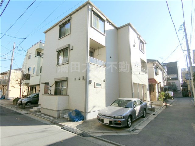建物外観　2014年1月築　木造3階建て賃貸アパート　東京都大田区蒲田