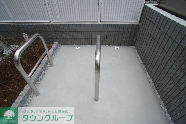 駐車場　バイク置き場
