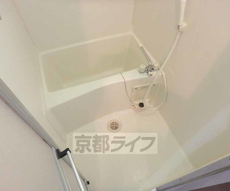 地下鉄烏丸線 北山駅 徒歩30分 4階建 築28年の風呂写真